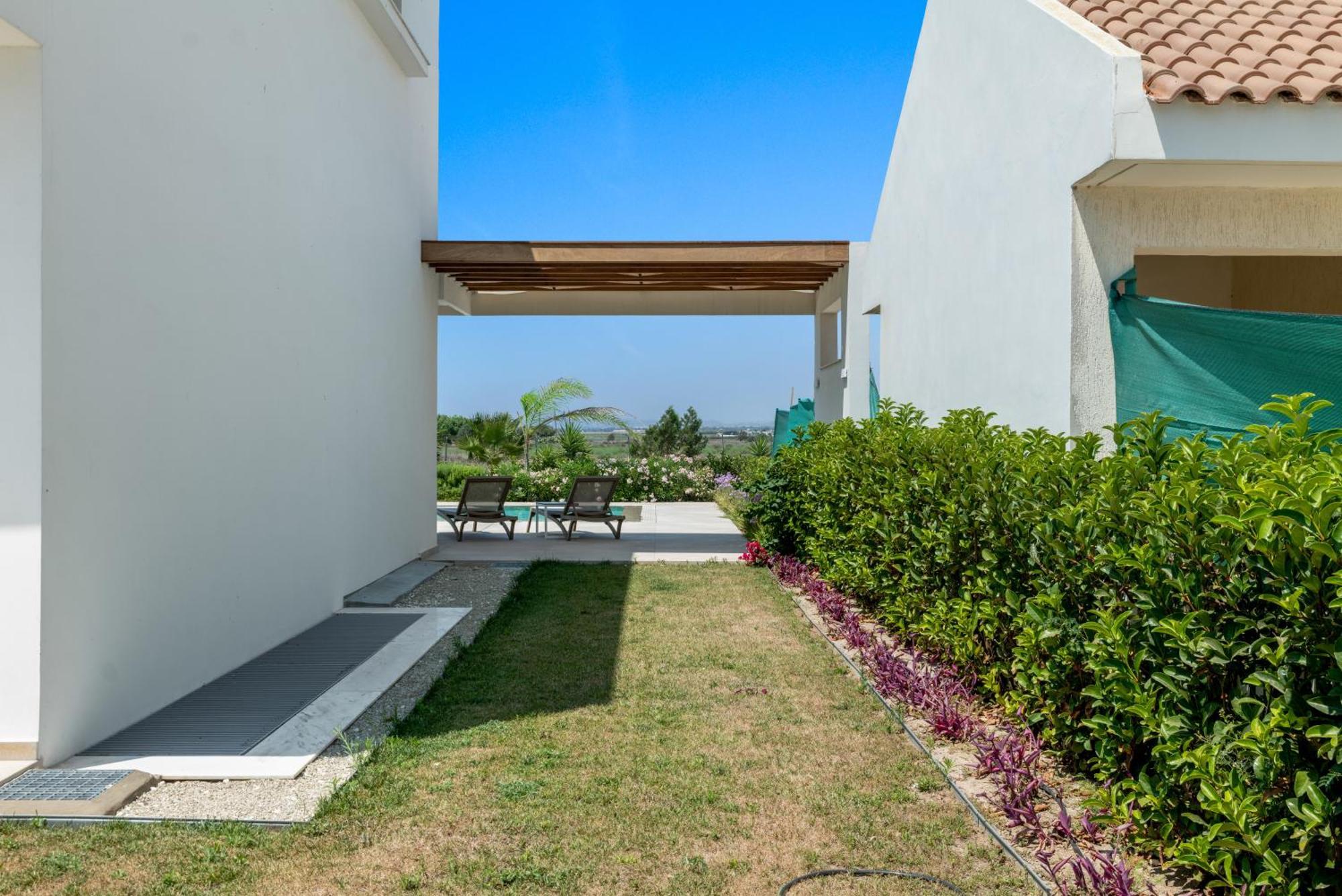 Serenity Waves Villa 17 Larnaca Exteriör bild