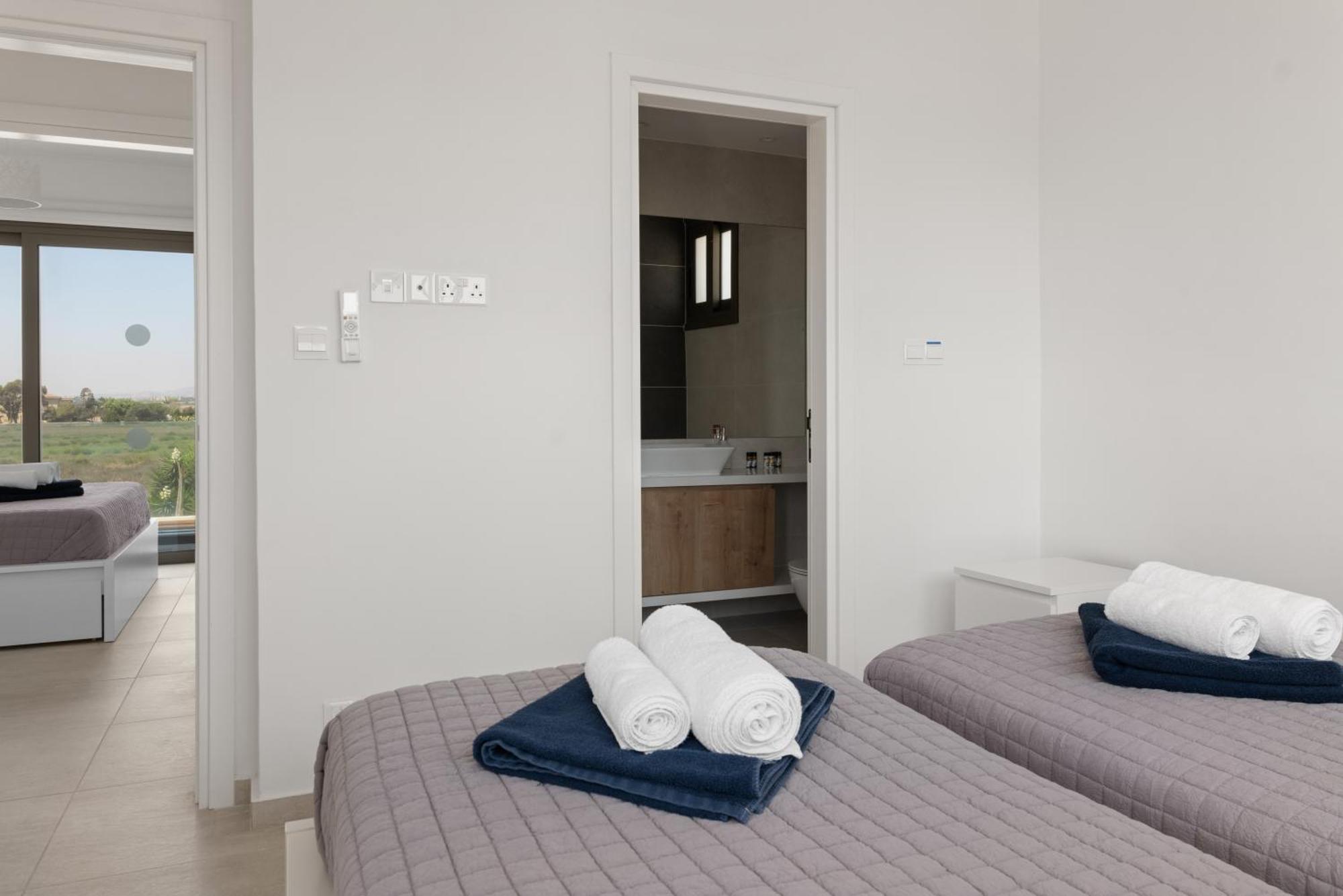 Serenity Waves Villa 17 Larnaca Exteriör bild